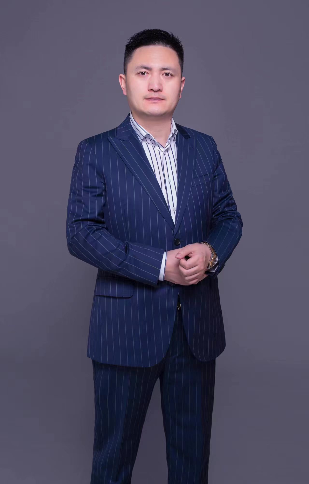 1695451971212905.jpg 卢总形象照.jpg