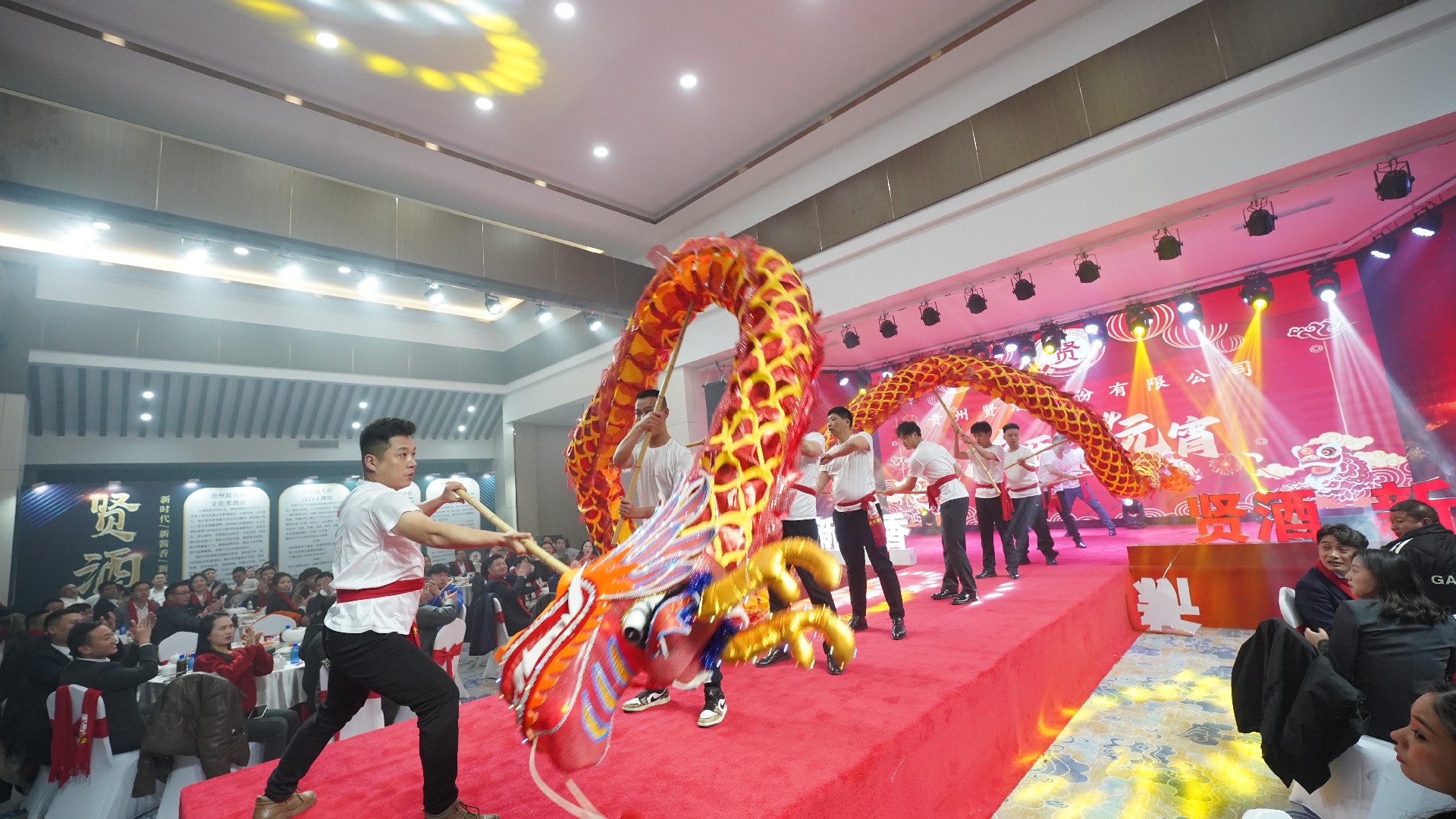 1709171365975603.jpg 舞龙.JPG