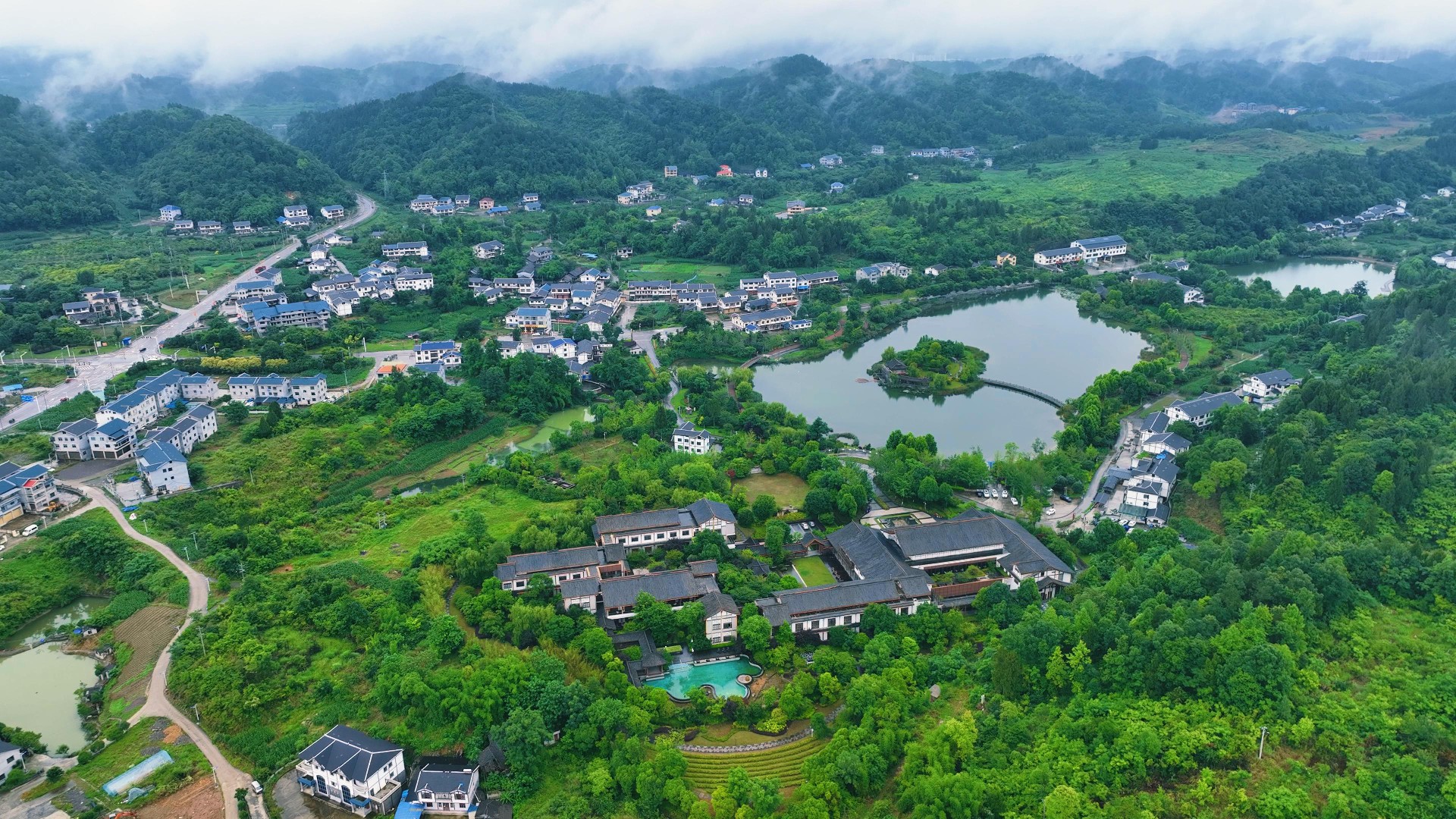 1728726679136094.jpg 4.jpg